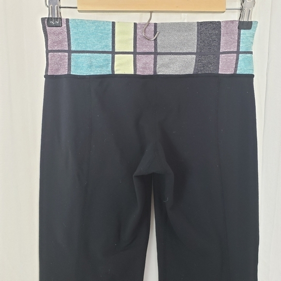 Lululemon Groove reversible crop wide leg legging - Picture 4 of 7